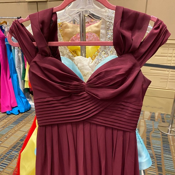 Red Lulus Long Formal Dress - Picture 4 of 10